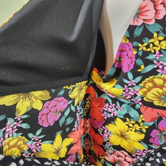 Spense Mixed Print Floral Wrap Dress, sz 4 - Picture 7 of 11